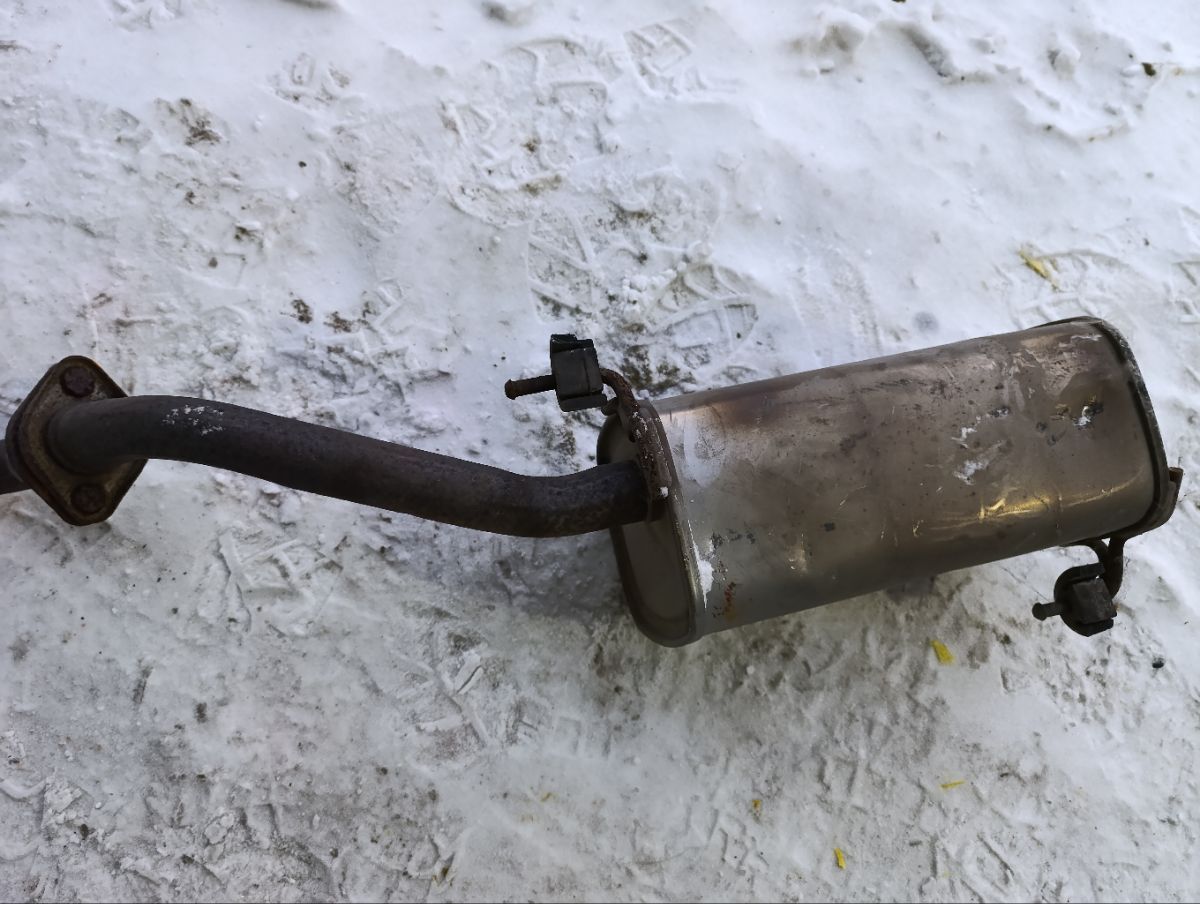 Глушитель на Nissan Note E11 HR15DE Фото 15