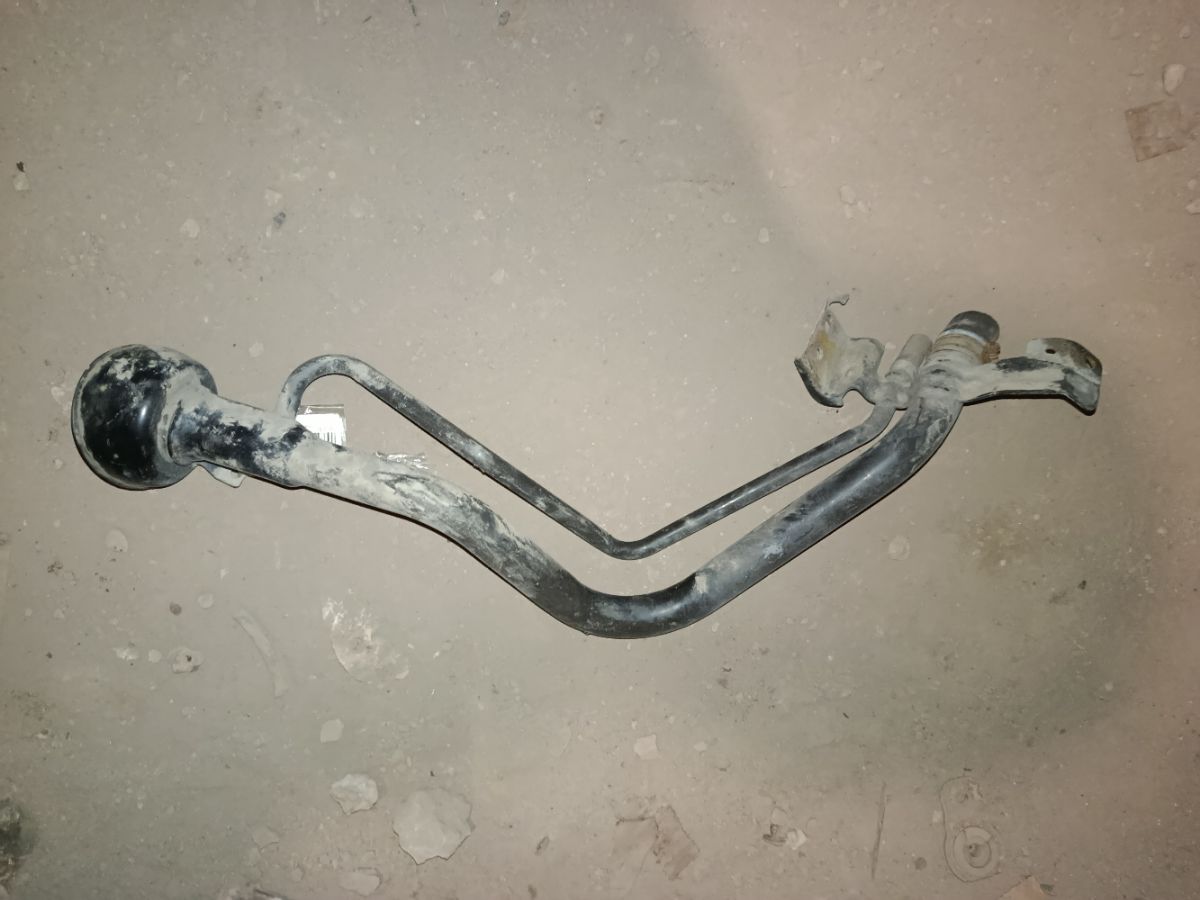 Заливная горловина топливного бака на Nissan Bluebird Sylphy FG10 QG15DE Фото 3