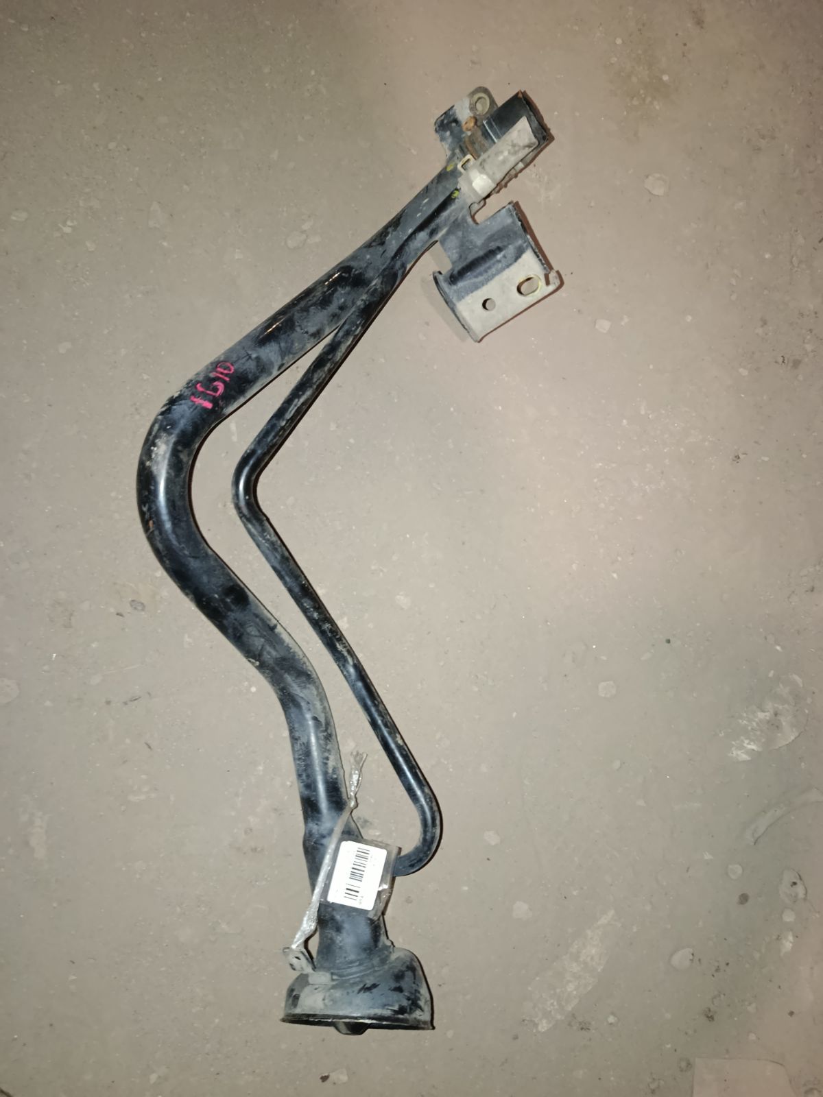 Заливная горловина топливного бака на Nissan Bluebird Sylphy FG10 QG15DE Фото 4