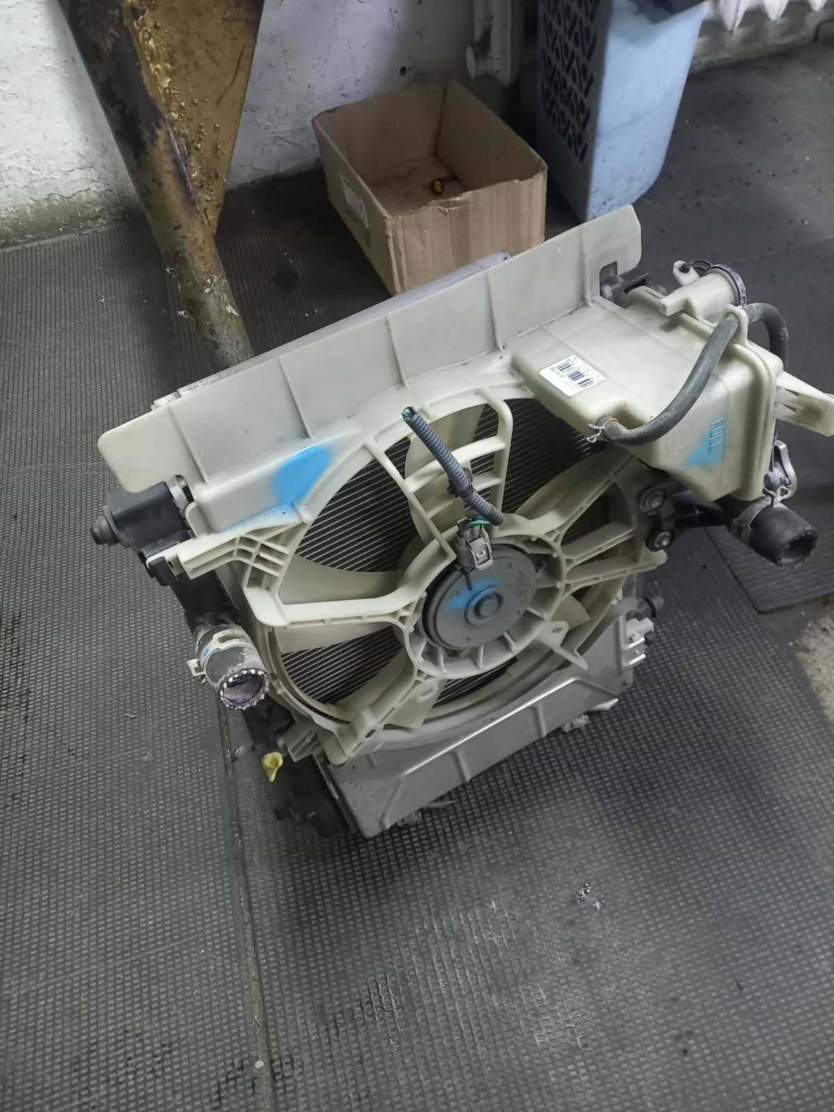 Радиатор ДВС 16400-21300, 16400-23160, FX-036-1840, FX-036-1840A, TD-036-1840, TD-036-1840A на Toyota Vitz SCP90 2SZ-FE Фото 6