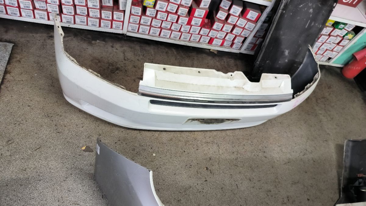 Бампер 71101-SCC-0000 на Honda Mobilio GB2 Фото 10