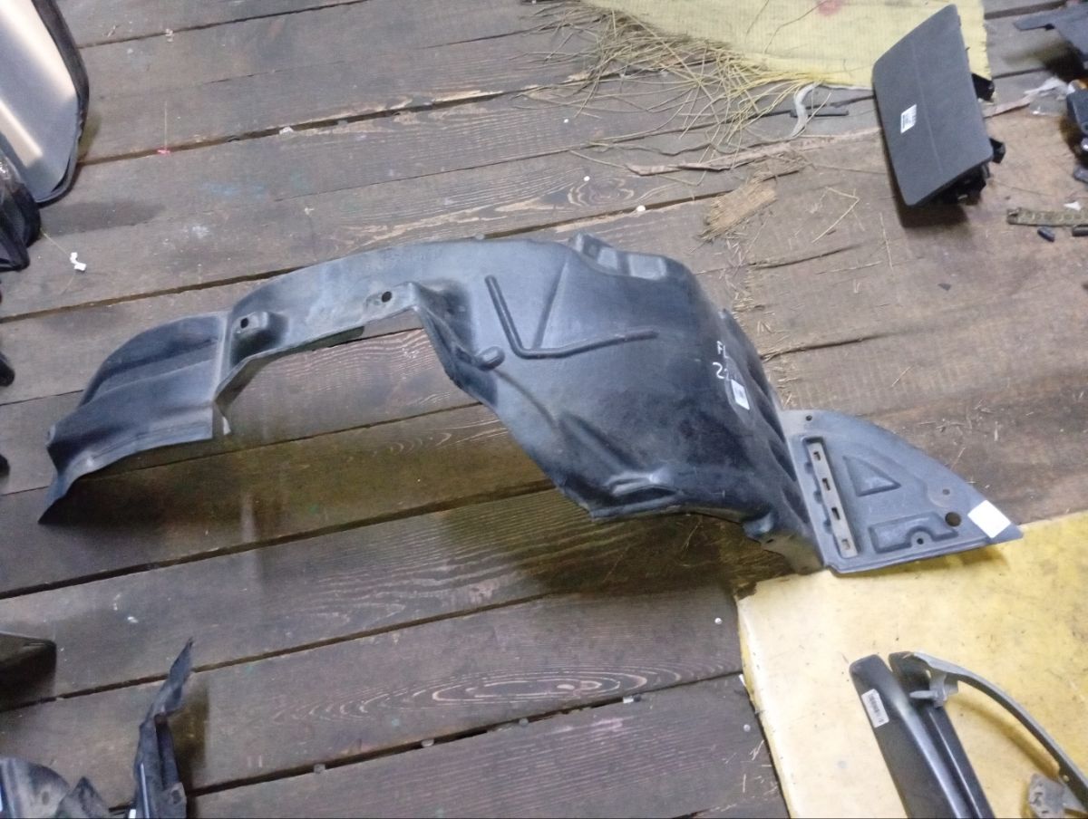 Подкрылок MR488991, MN150111 на Mitsubishi Colt Z21A 4A90 Фото 3