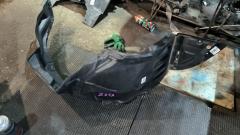 Подкрылок MR488992, MN150112 на Mitsubishi Colt Z25A 4G19 Фото 4