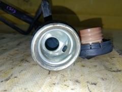 Заливная горловина топливного бака 77201-44191 на Toyota Isis ANM10G 1AZ-FSE Фото 2