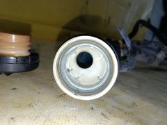 Заливная горловина топливного бака 77201-28240, 77201-28290 на Toyota Noah AZR60G 1AZ-FSE Фото 2