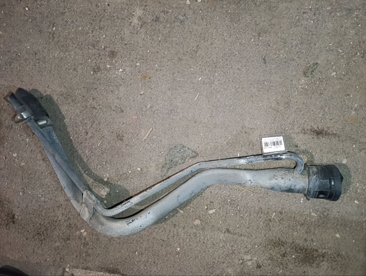 Заливная горловина топливного бака 77201-52040, 77201-52041 на Toyota Funcargo NCP25 1NZ-FE Фото 3