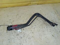 Заливная горловина топливного бака на Toyota Porte NNP15 1NZ-FE 77201-52040  77201-52041