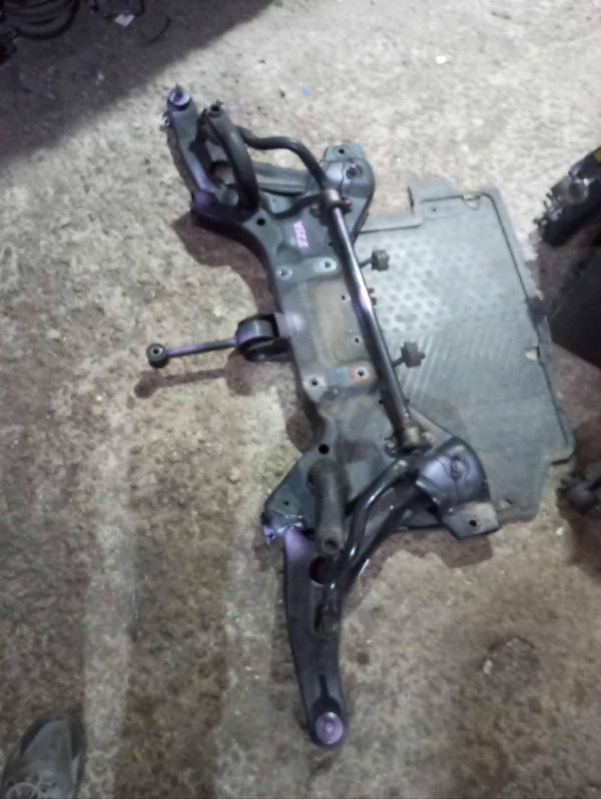 Балка под ДВС MR594004 на Mitsubishi Colt Z25A 4G19 Фото 9