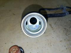 Заливная горловина топливного бака 77201-44191 на Toyota Isis ANM10G 1AZ-FSE Фото 2