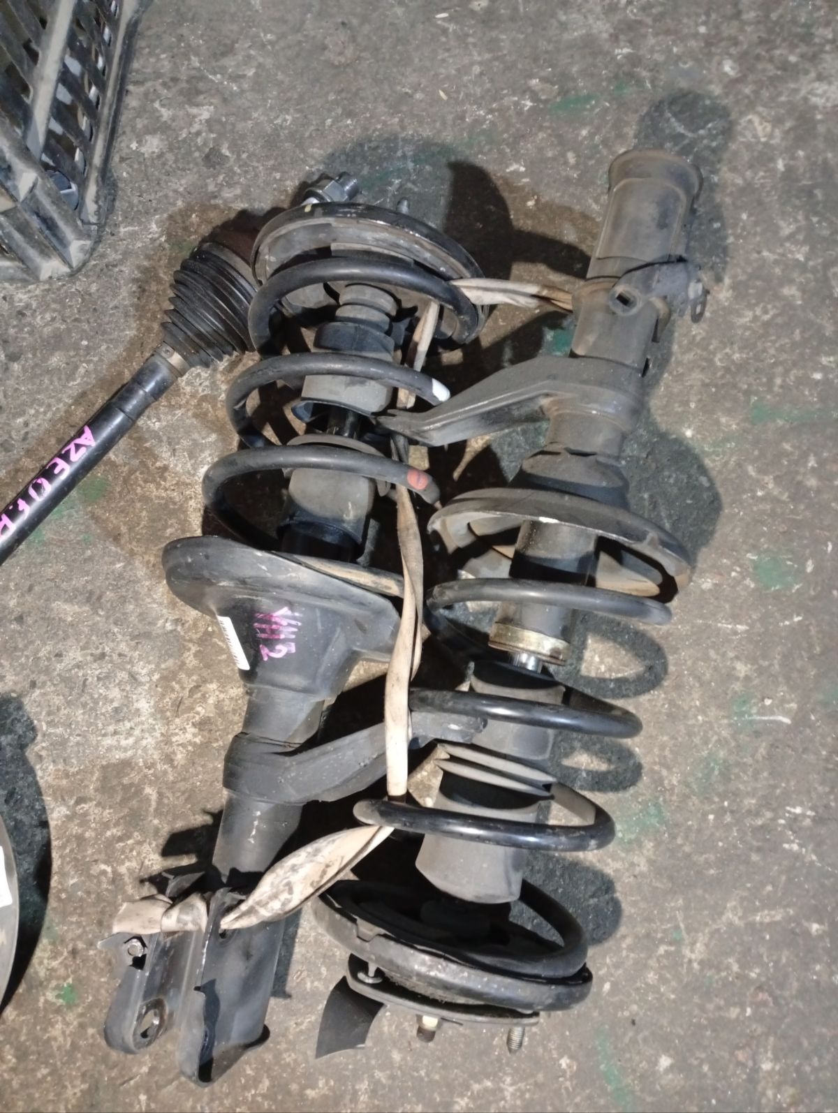 Стойка амортизатора на Honda Element YH2 K24A Фото 6