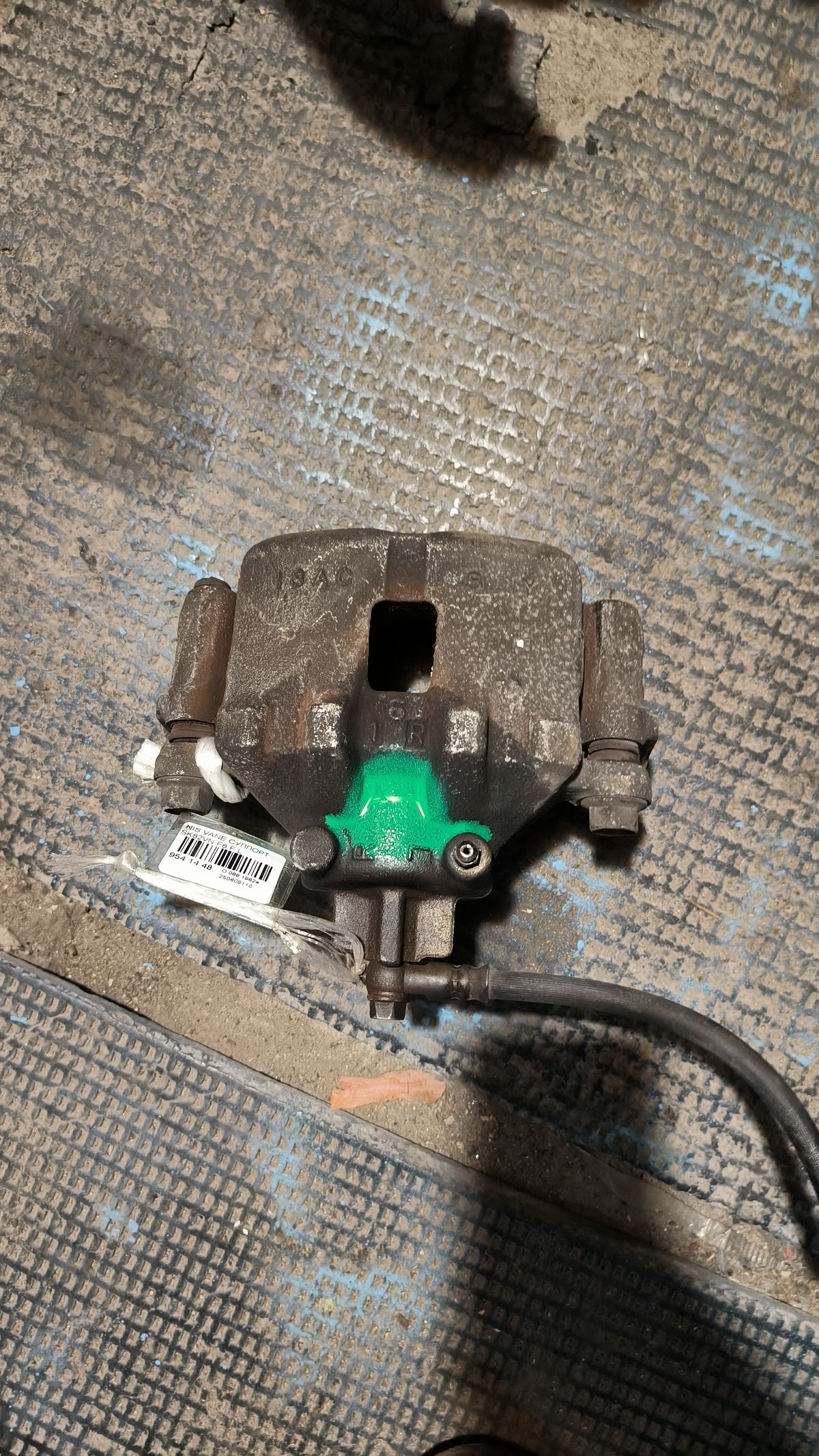 Суппорт на Nissan Vanette SK82VN F8 Фото 3