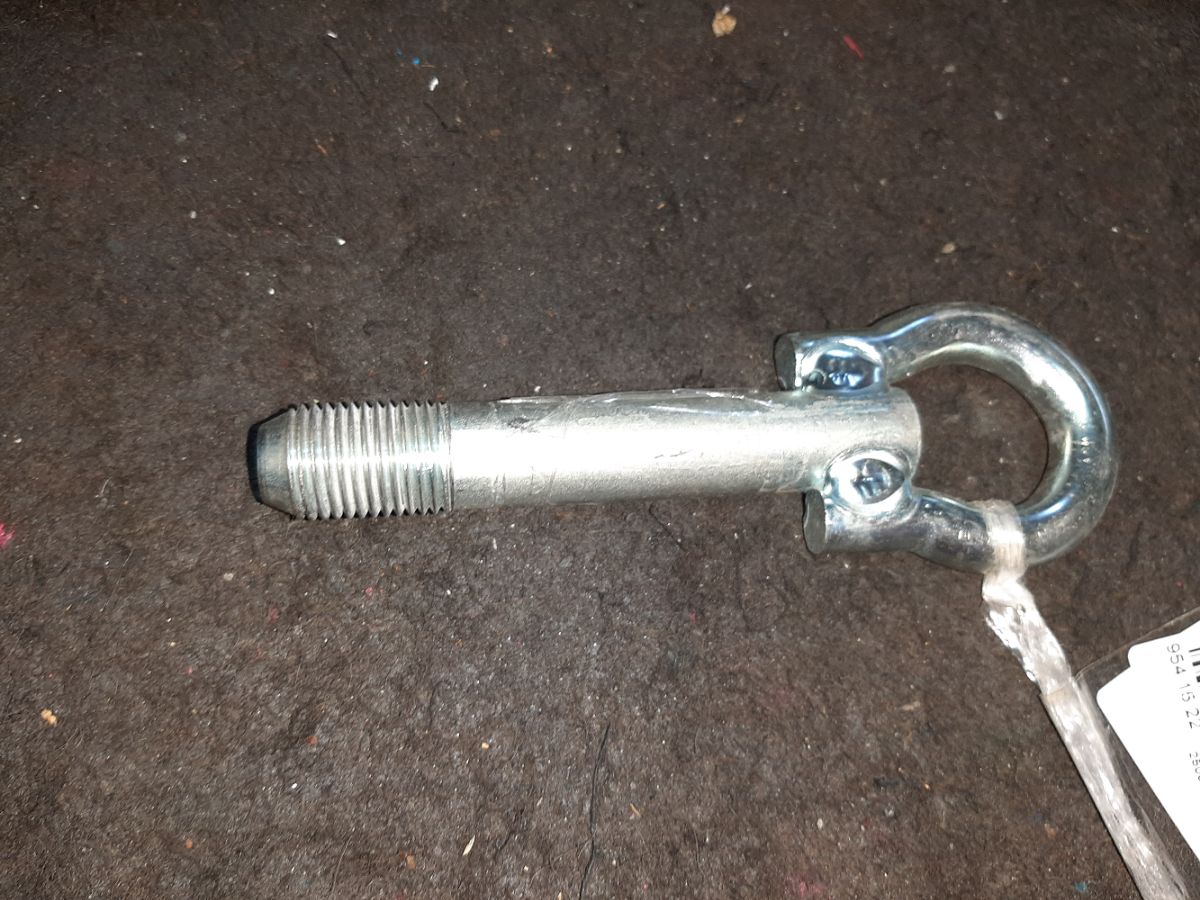 Крюк буксировочный 51960-52040 на Toyota Porte NNP10 Фото 2