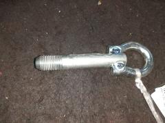 Крюк буксировочный 51960-52040 на Toyota Porte NNP10 Фото 2