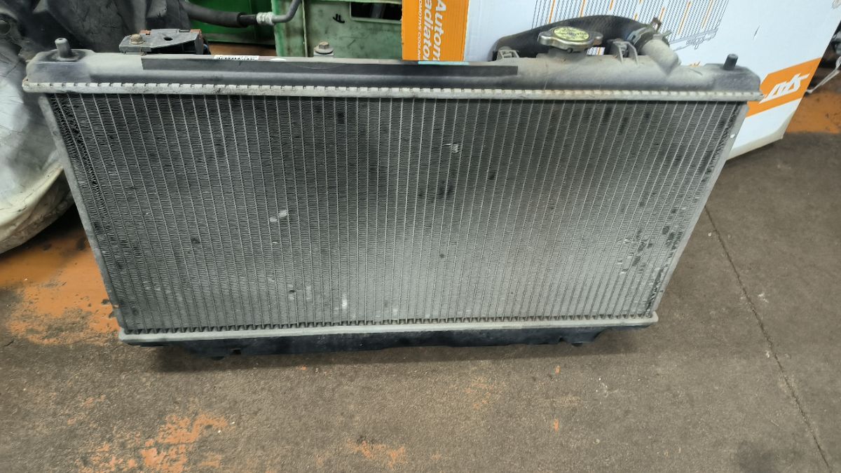 Радиатор ДВС на Mazda Familia S-Wagon BJ5W ZL Фото 6