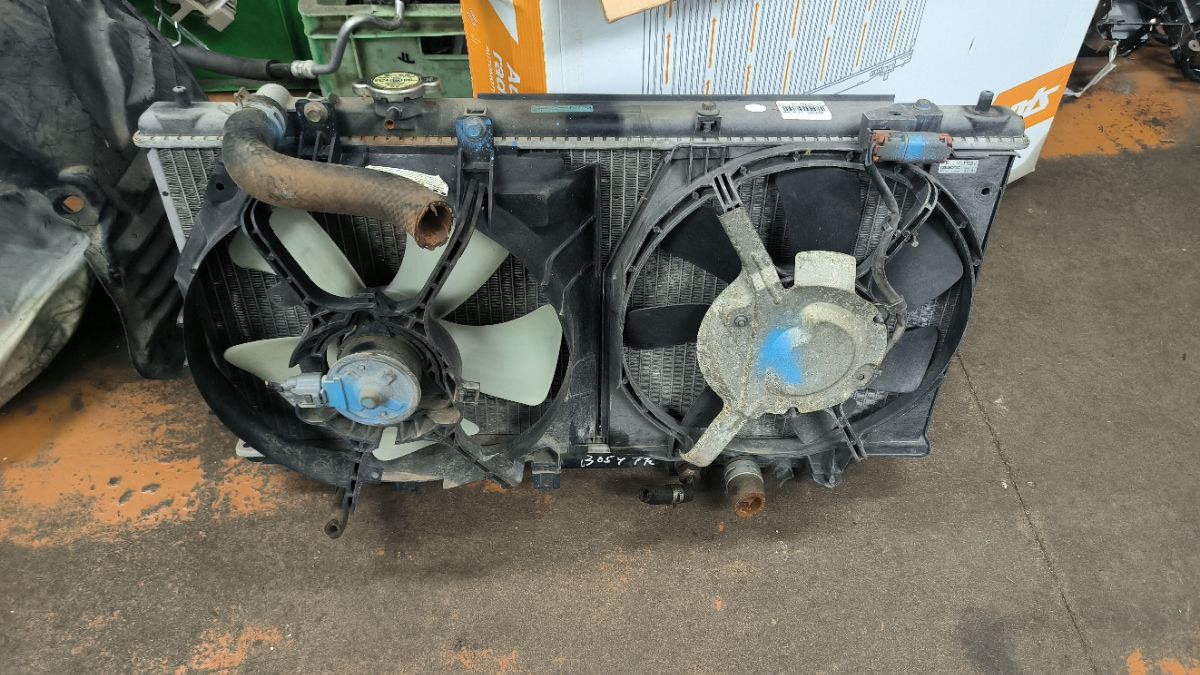 Радиатор ДВС на Mazda Familia S-Wagon BJ5W ZL Фото 7