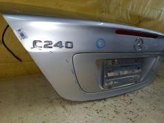 Крышка багажника на Mercedes-Benz C-Class W203 Фото 5