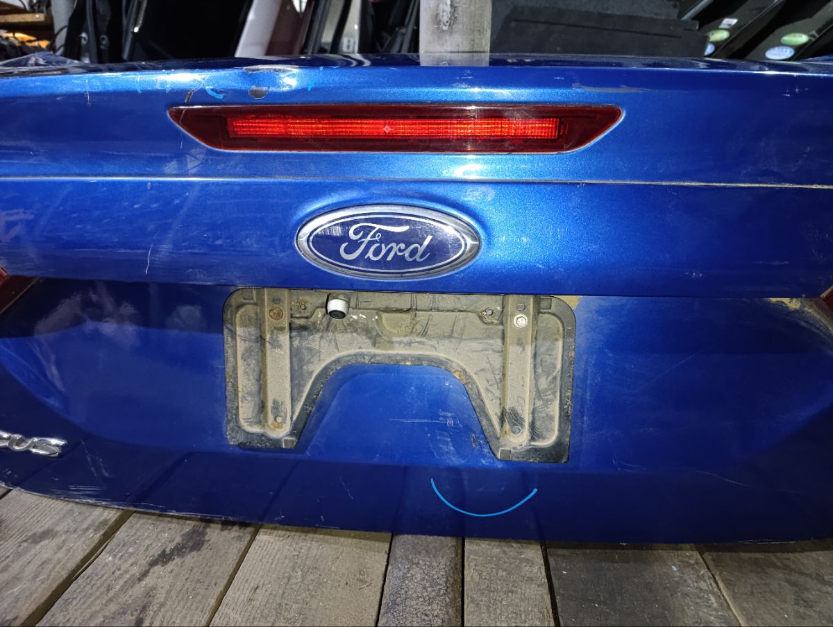 Крышка багажника на Ford Focus Iii Фото 17