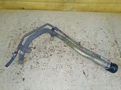 Заливная горловина топливного бака 77201-33210, 77201-33220 на Toyota Camry ACV30 1AZ-FE Фото 2