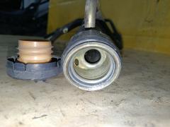 Заливная горловина топливного бака 77201-33210, 77201-33220 на Toyota Camry ACV30 1AZ-FE Фото 3