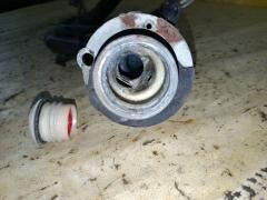 Заливная горловина топливного бака на Mazda Premacy CP8W FP-DE Фото 3