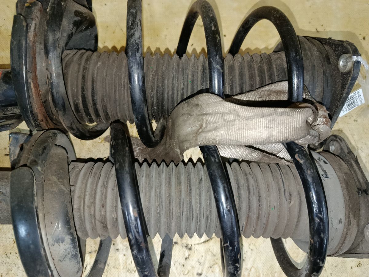 Стойка амортизатора на Mazda Axela BK5P ZY-VE Фото 3