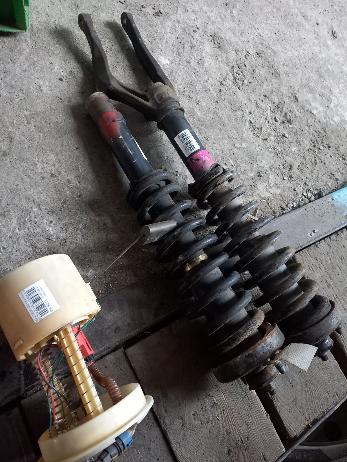 Стойка амортизатора 104301, 1060140022, 110222, 19-219110, 20020218, 219530, 280 641, 30-B28-A, 30-H05-A, 305873, 313 186, 313186PCSMS, 341260, 341260F, 351631070000, 383561EGT, 40248, 402482, 42130019, 42130019SX, 42130076, 42130076SX, 51601S10024, 51601S10A11, 51605-S10-024, 51605-S10-A01, 51605S10A01, 741065, 854S0412, A21001, AG1260, ASA03037, B341260, CR-049-7702, CR-049F-RD1, CR9003, D7005, DF341260, DG02086, DH1139, DSA341260, DSF062G, DV1294, G12126LR, G41242004, GSA341260, H62525I, J5504003G, JAA0088, JAA088A, JAPMM40024, JSA341260, K3501469G, M8011140, MA40024, MJ40024, MM40024, MT341260, MVN25079, NSF9413, PJJ004F, PPK10102, PPK10202, PSA341260, QH03110800, R084076G, S371NY, SG2539, SJ-049-7702, SJ-049F-RD1, SSB1631GN, ST-049-7702, ST-049F-RD1, ST51602S10A11SE, ST51605S10A01, SX11021F, TAA1029, U3738, V31052, VKF313186 на Honda Cr-V RD1 B20B Фото 4