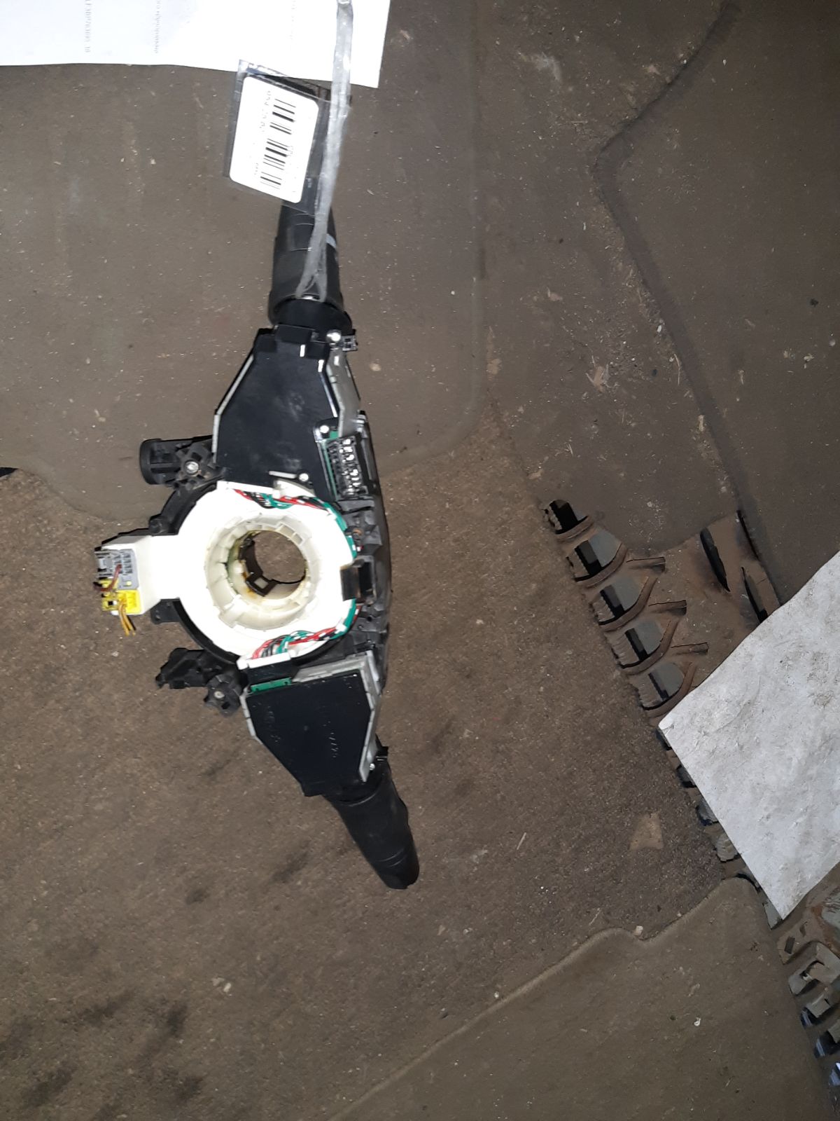 Переключатель поворотов на Nissan Tiida C11 Фото 5