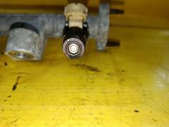 Форсунка инжекторная 35810-23000 на Hyundai Tucson I G4GC Фото 2