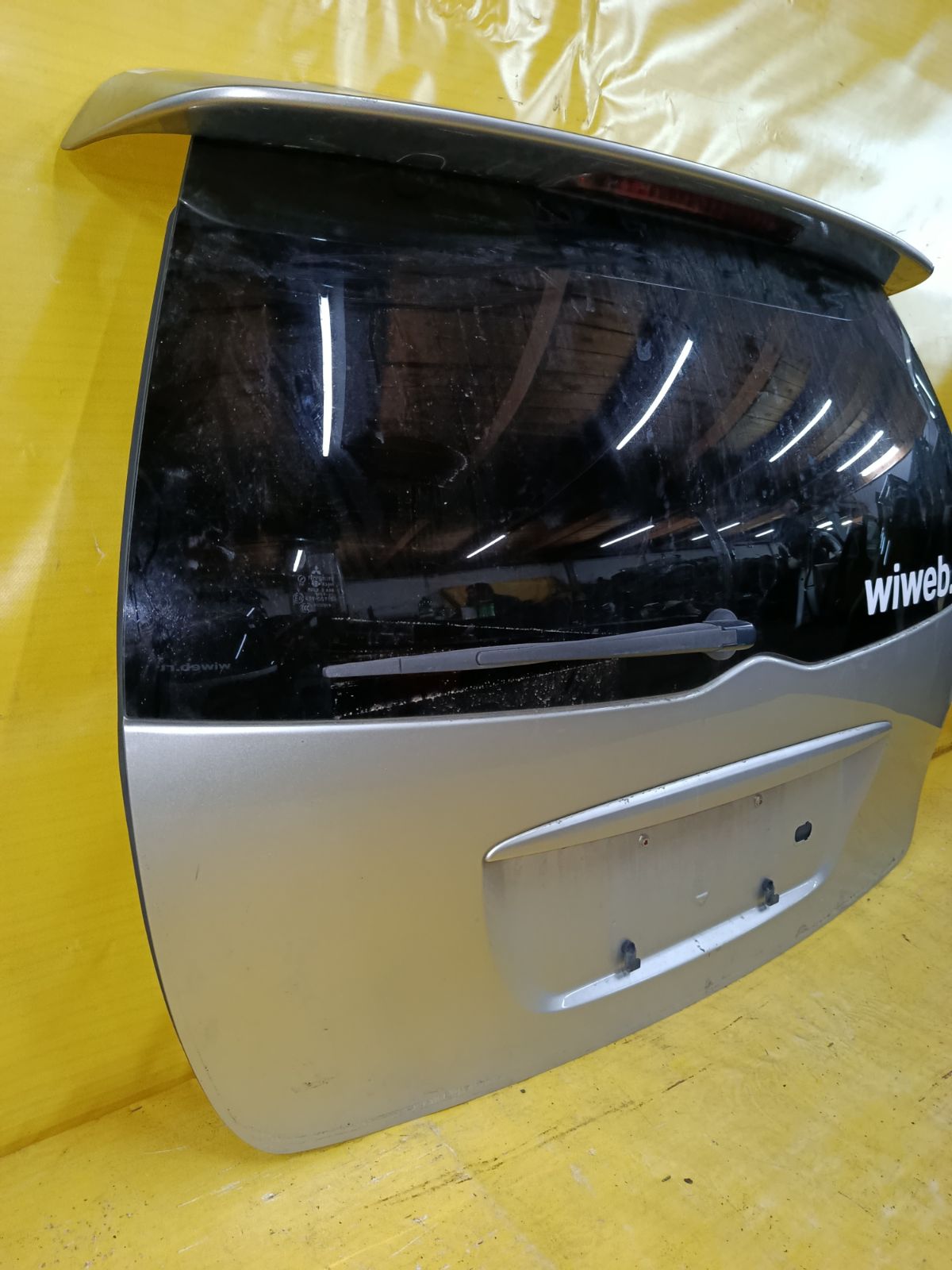 Дверь задняя на Mitsubishi Grandis NA4W Фото 6