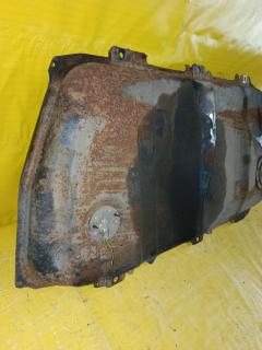 Бак топливный на Toyota Noah AZR65G 1AZ-FSE Фото 3
