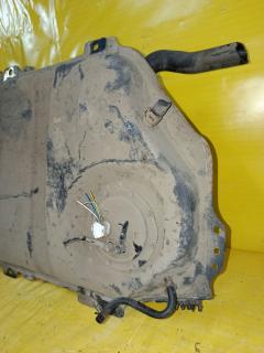 Бак топливный на Toyota Noah AZR65G 1AZ-FSE Фото 2