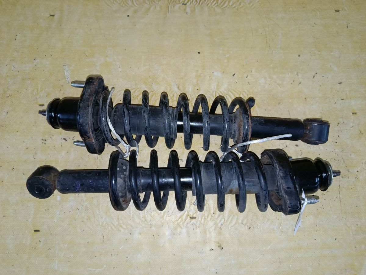 Стойка амортизатора на Mitsubishi Galant Fortis CX6A 4J10 Фото 1