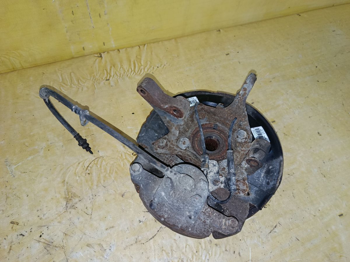 Ступица на Mitsubishi Grandis NA4W 4G69 Фото 1