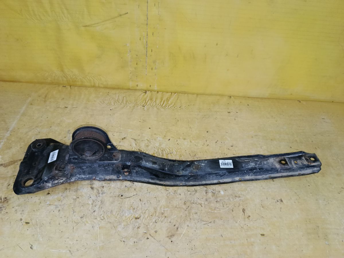 Балка под ДВС на Mitsubishi Grandis NA4W 4G69 Фото 1