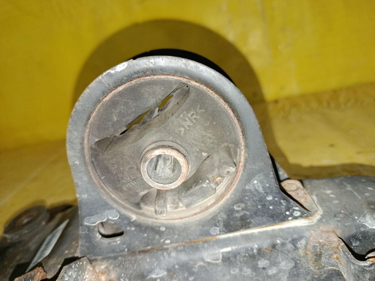 Балка под ДВС на Mitsubishi Grandis NA4W 4G69 Фото 2