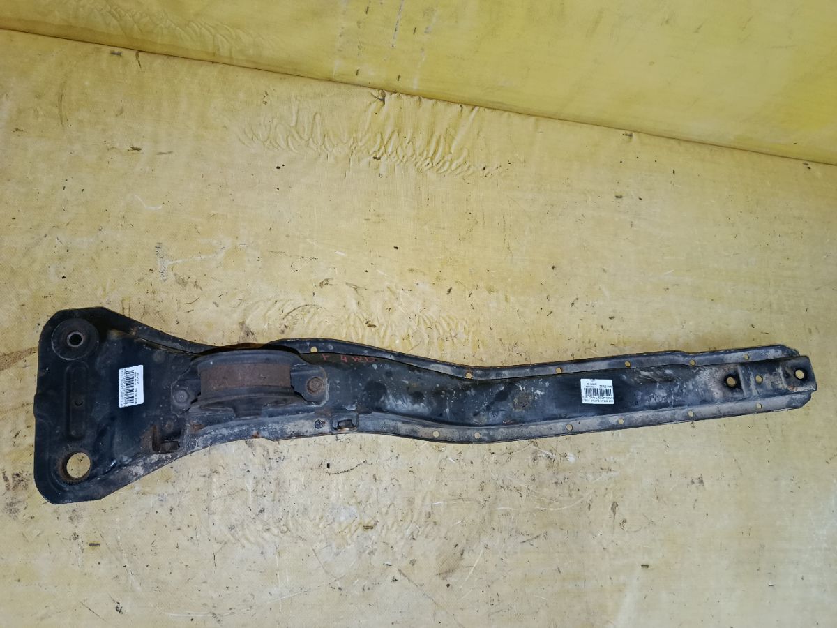 Балка под ДВС на Mitsubishi Grandis NA4W 4G69 Фото 3