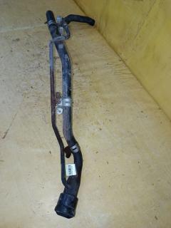 Заливная горловина топливного бака 77201-28240, 77201-28290 на Toyota Noah AZR65G 1AZ-FSE Фото 2