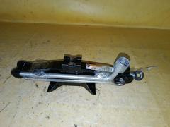 Домкрат на Mitsubishi