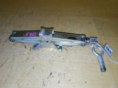 Домкрат на Honda Freed GB3