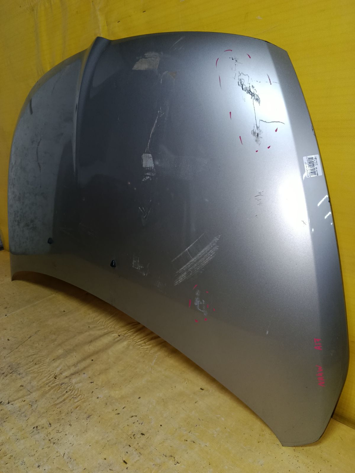 Капот на Mitsubishi Grandis NA4W Фото 2