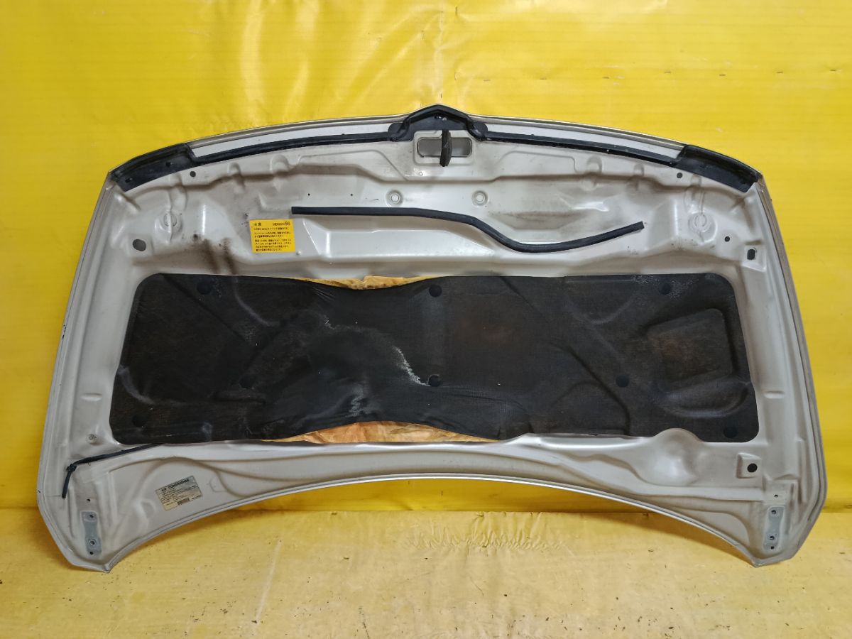 Капот на Mitsubishi Grandis NA4W Фото 7