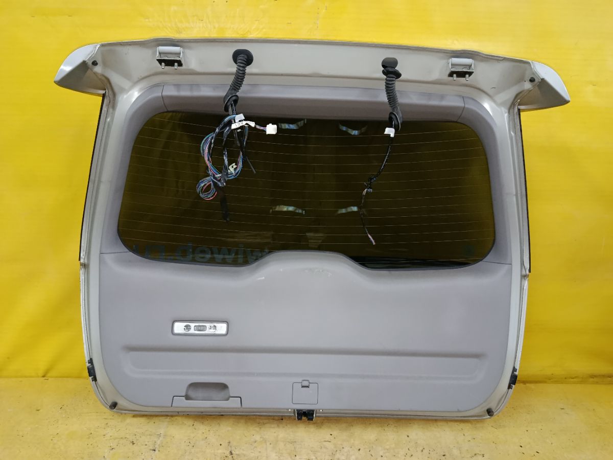 Дверь задняя на Mitsubishi Grandis NA4W Фото 7