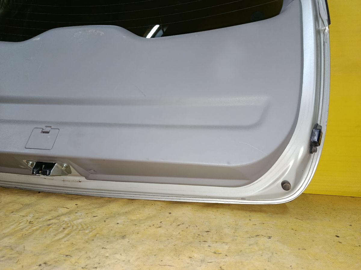 Дверь задняя на Mitsubishi Grandis NA4W Фото 8