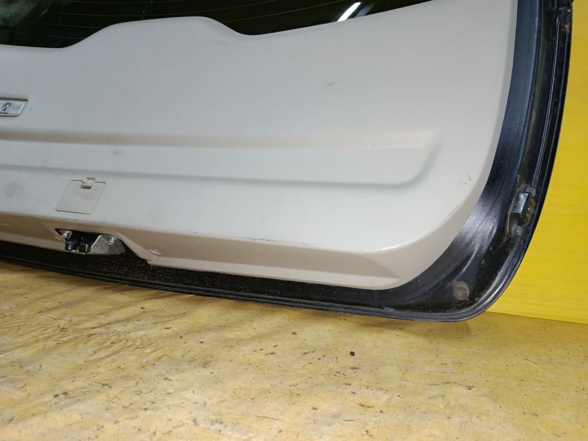 Дверь задняя на Mitsubishi Grandis NA4W Фото 8