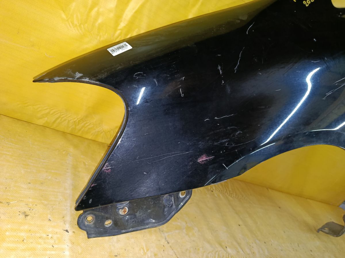 Крыло переднее на Toyota Ipsum ACM21W Фото 3