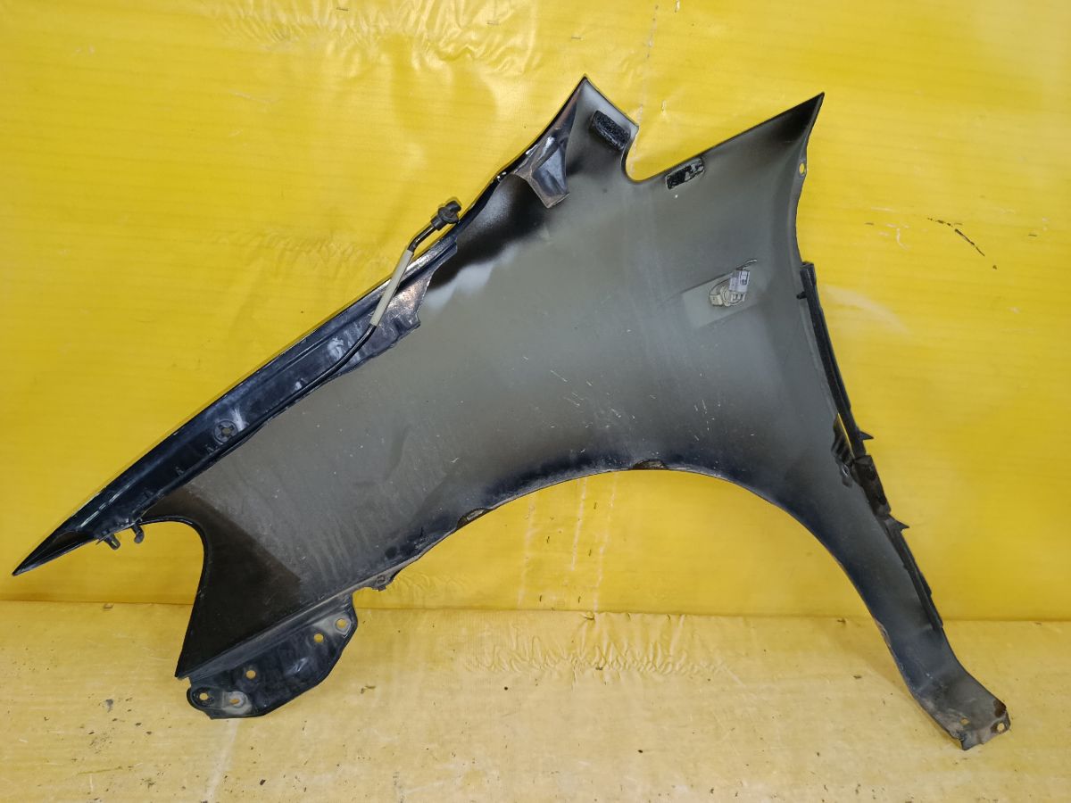 Крыло переднее на Toyota Ipsum ACM21W Фото 7