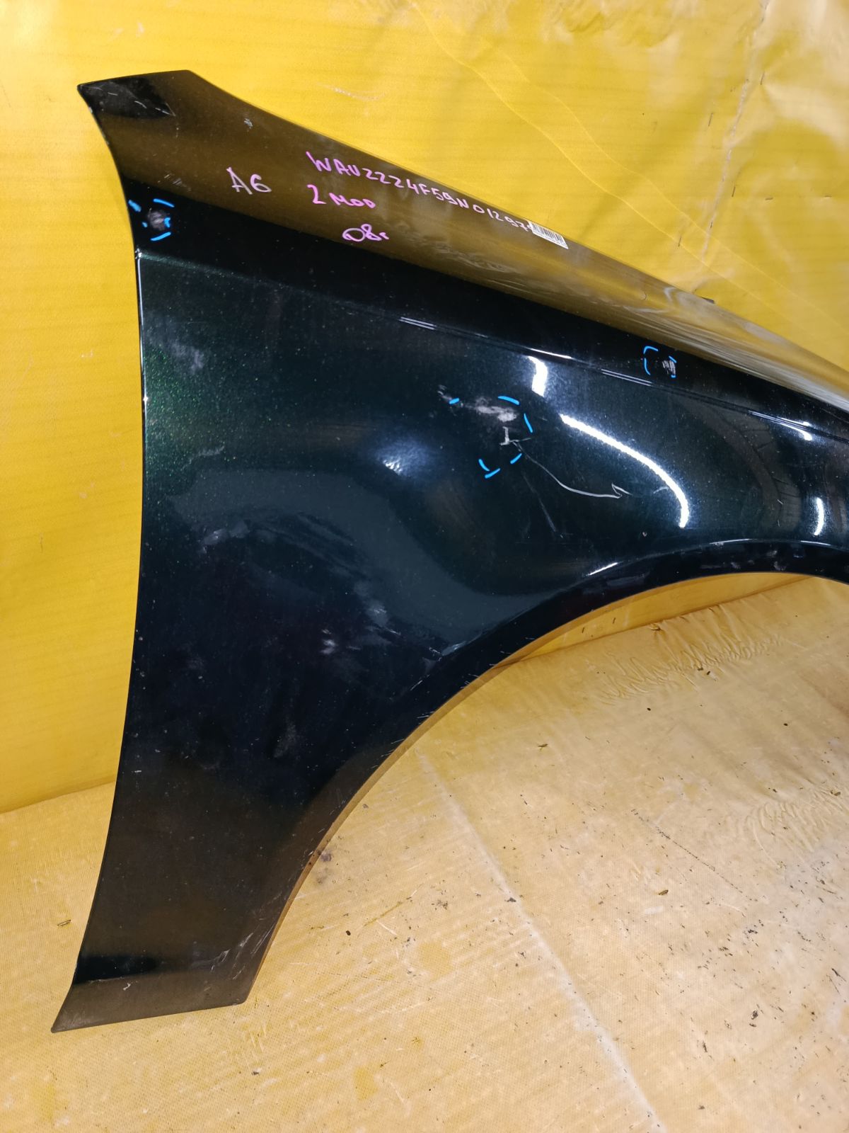 Крыло переднее на Audi A6 4F Фото 2