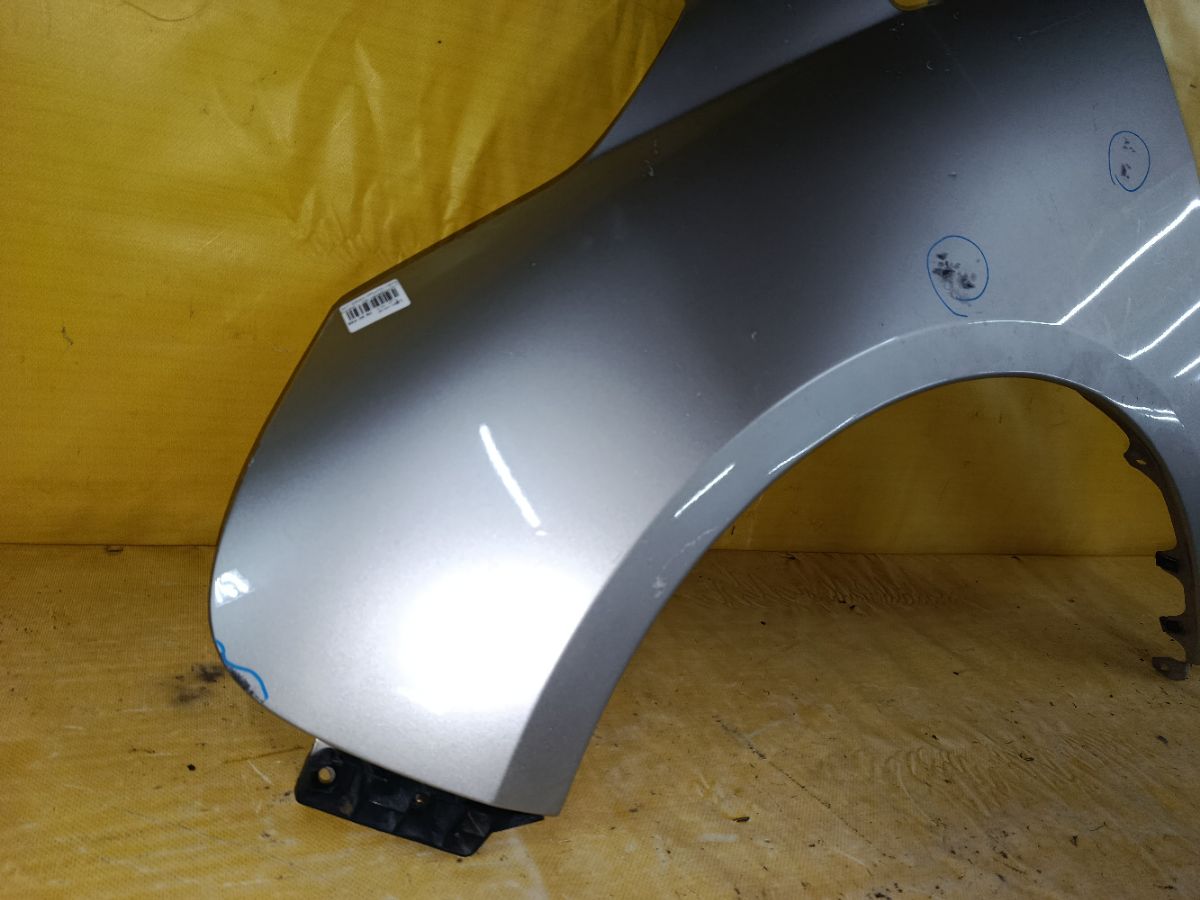 Крыло переднее на Mitsubishi Grandis NA4W Фото 6
