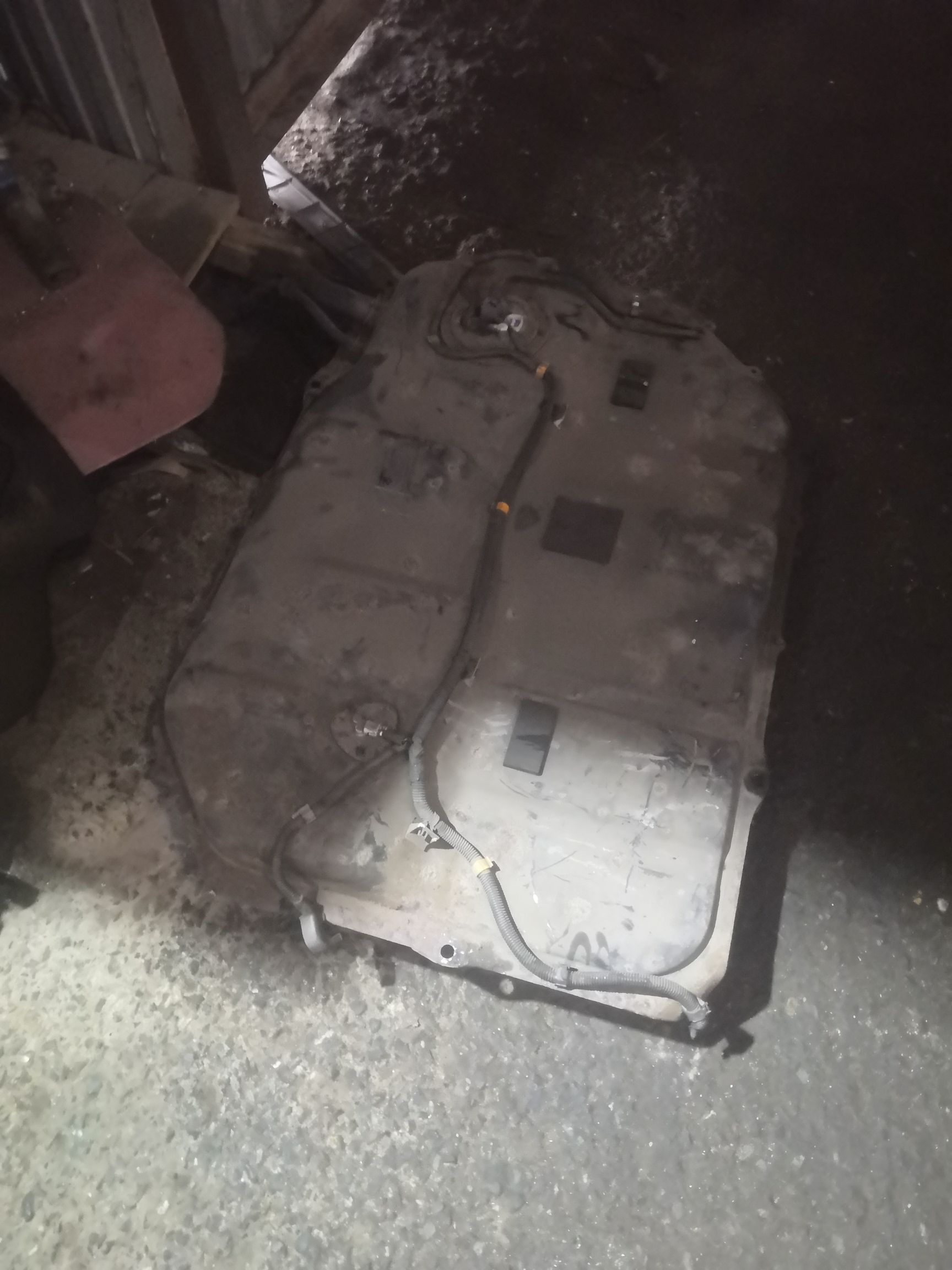 Бак топливный на Mitsubishi Grandis NA4W 4G69 Фото 10