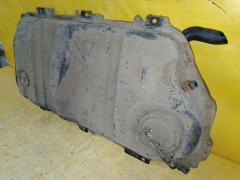 Бак топливный на Toyota Noah AZR65G 1AZ-FSE Фото 2